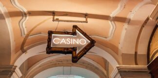 casino skylt i taket gult tak